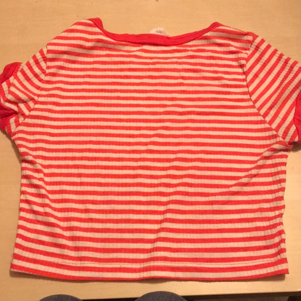 Cropped Top - Picture 2 of 3
